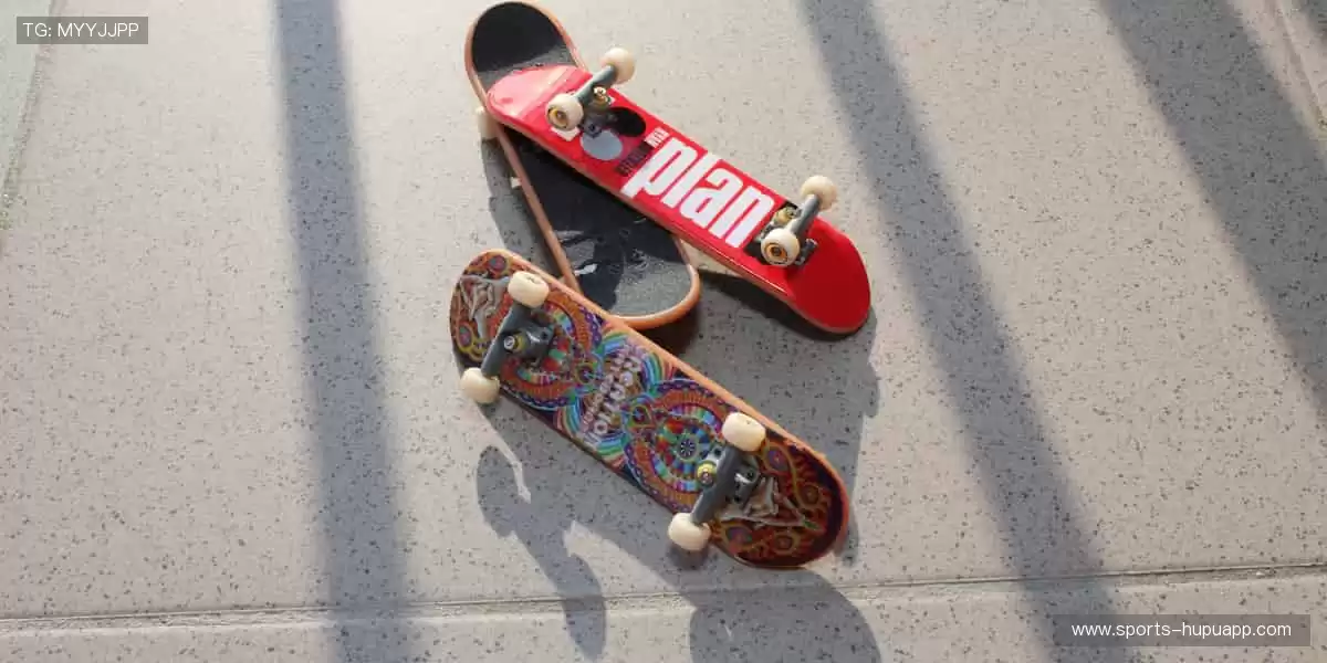 🎁 周边好物，把热爱穿在身上、握在手里！👕